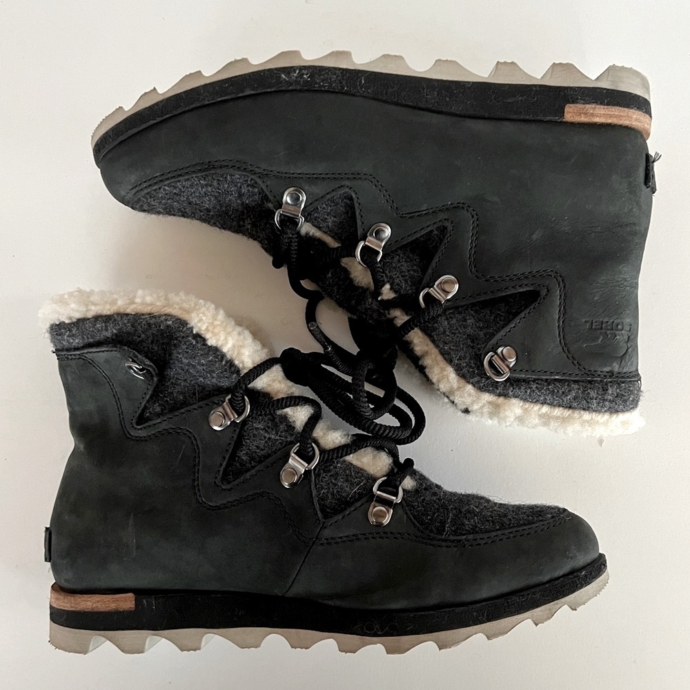 Sorel Women's Sneakchic Alpine Holiday Shearling Waterproof Boots, sz 8 - Picture 6 of 12